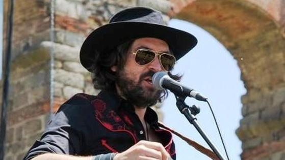 Jay Martín, con las víctimas de la represión franquista