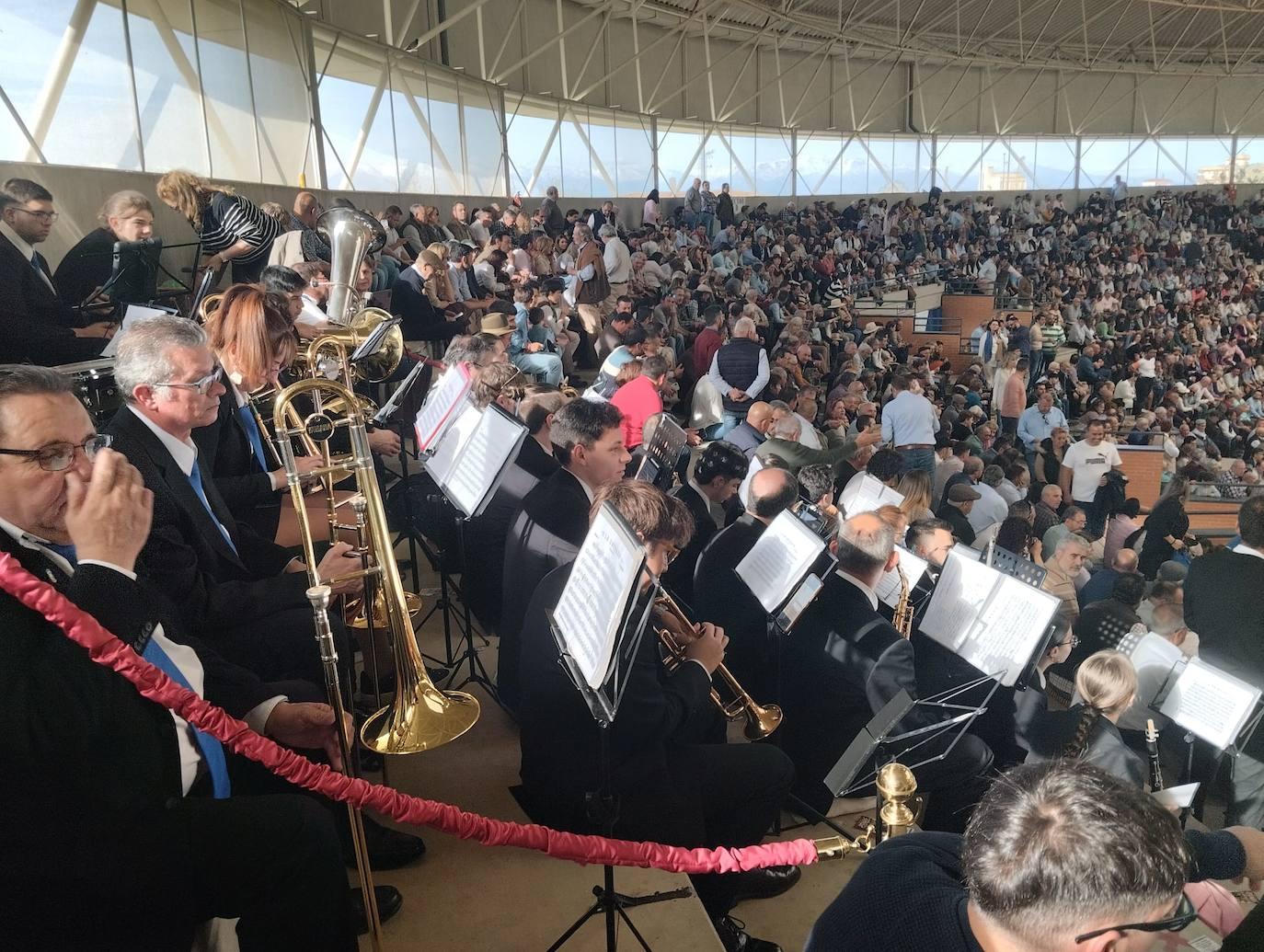 La vuelta de las corridas de toros llena el edificio multiusos