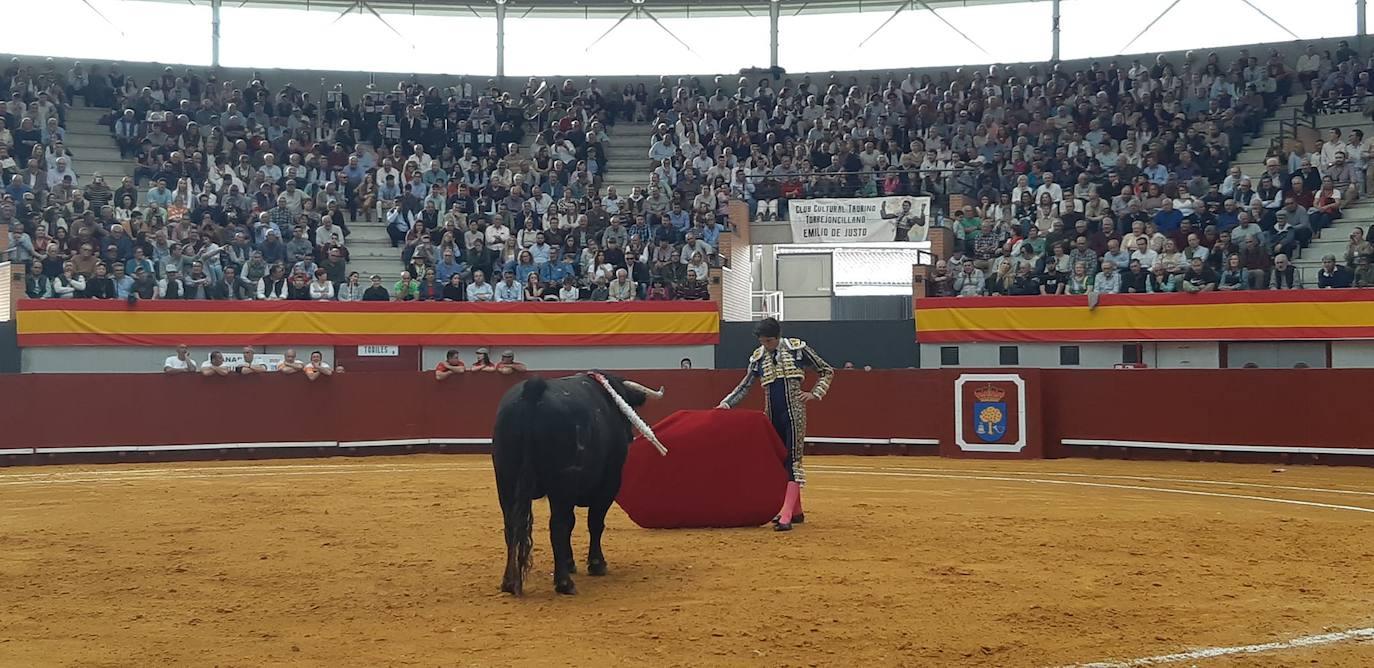 La vuelta de las corridas de toros llena el edificio multiusos
