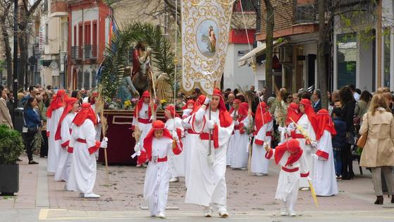 El pregón y la procesión de los ramos abren los actos de la Semana Santa