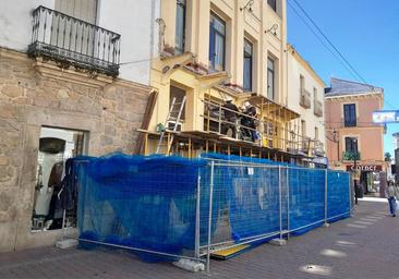 Avanzan los trabajos en la fachada del Centro Moralo