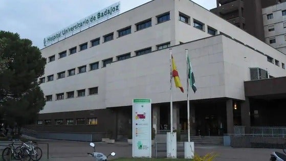 Un hombre de 40 años herido grave al caer de un andamio en una empresa de Almaraz