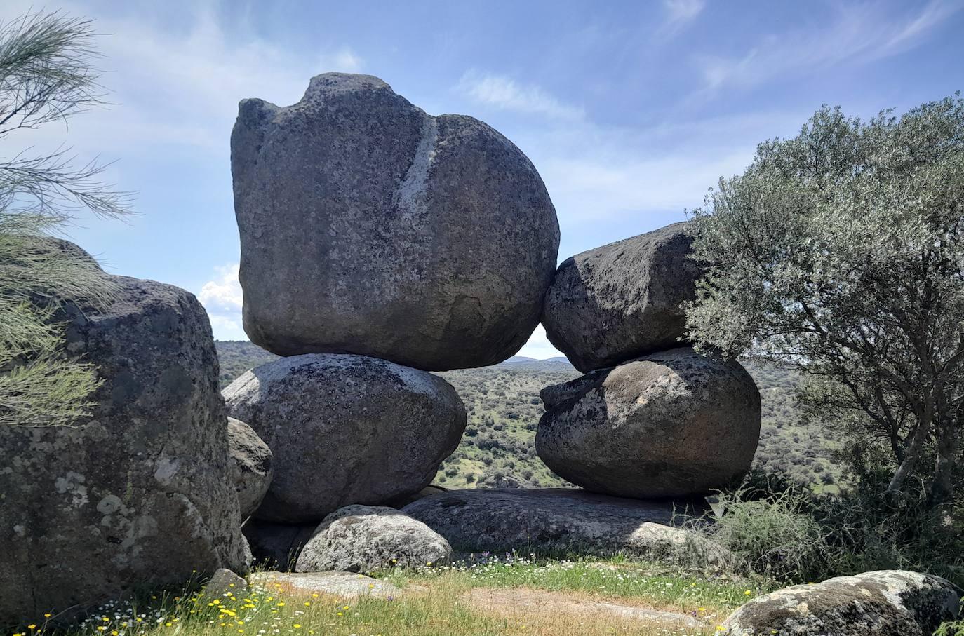La XX Ruta a Peñaflor reúne a más de 200 senderistas