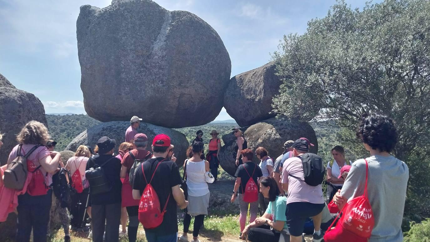 La XX Ruta a Peñaflor reúne a más de 200 senderistas