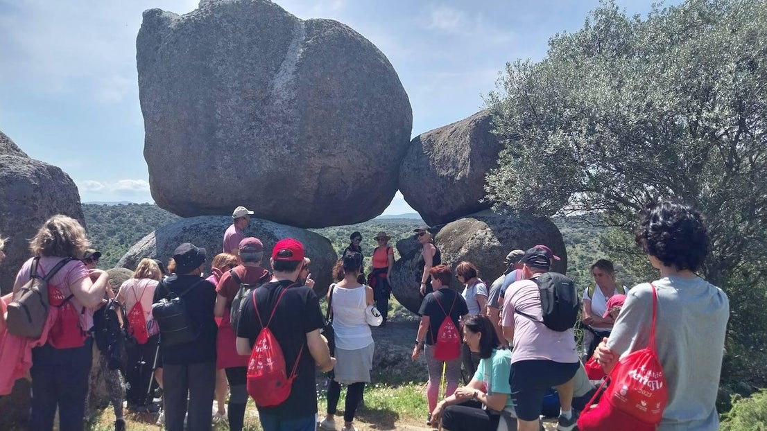 La XX Ruta a Peñaflor reúne a más de 200 senderistas