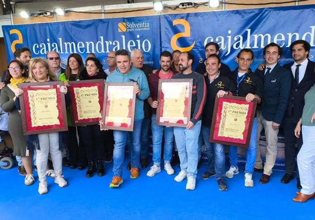 Foto de familia de los galardonados