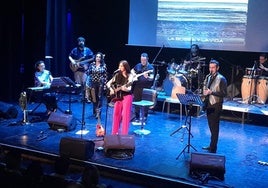 Aplausos para despedir a La Bossa y la Vida