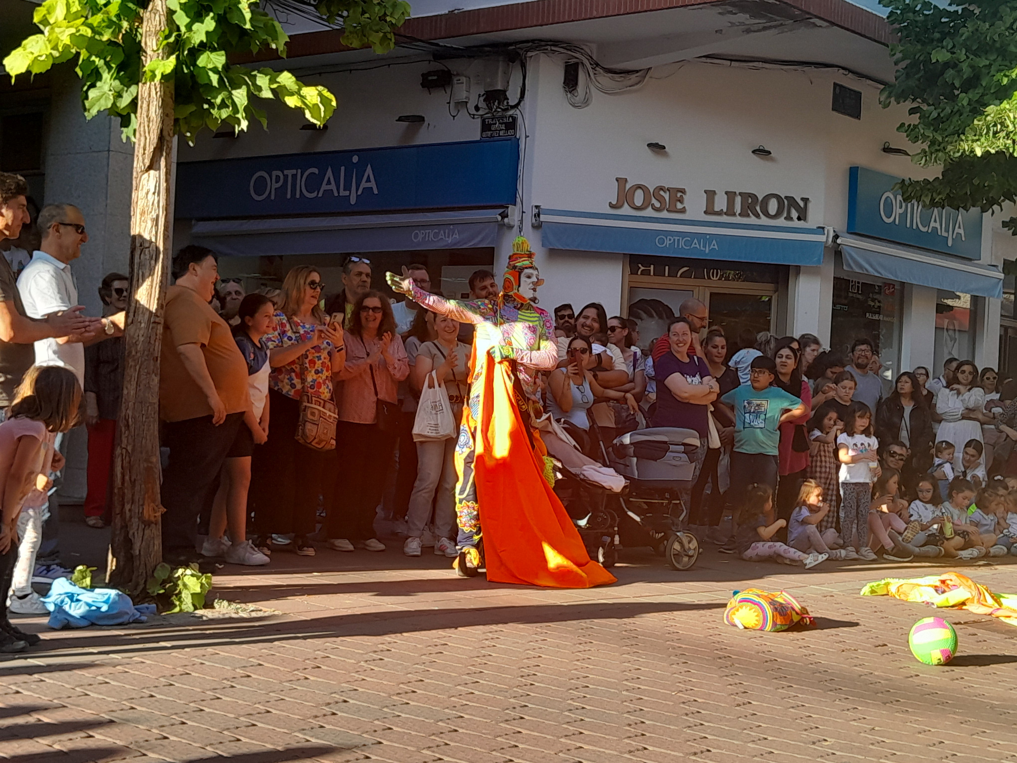 Karcocha reunió a numeroso público en la zona peatonal