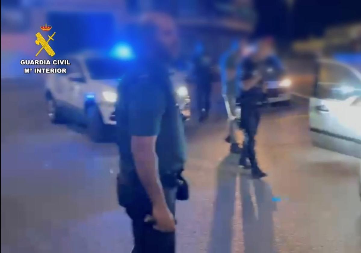 Una actuación conjunta entre Guardia Civil y Policía Local permite detener a un individuo por múltiples delitos