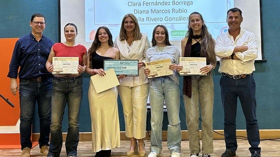 Alumnas de los institutos Albalat y Augustóbriga ganan el XIV Concurso de Lectura en Público