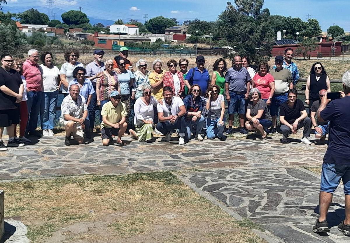 Foto de familia de los participantes en la comida