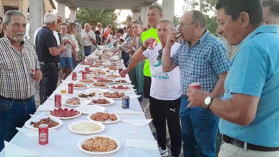 El Centro Excursionista celebra su III Convivencia Social 'Noche de San Juan'