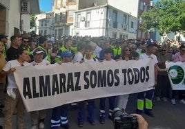 Trabajadores de Almaraz con representantes de varios ayuntamientos de la zona