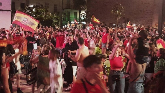 La afición futbolística local vibra con el triunfo de la selección en la Eurocopa