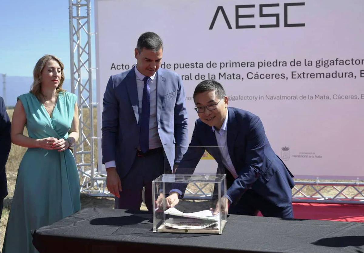 El Ayuntamiento espera para otoño el proyecto definitivo de la gigafactoría