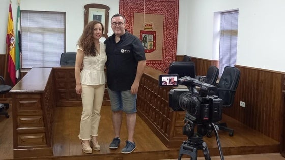 La plaza de Peraleda acoge la proyección de 'El mensaje del colibrí'
