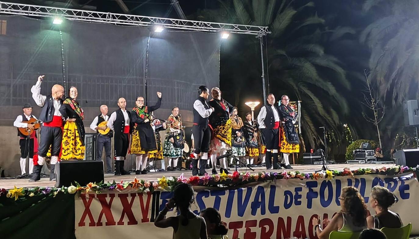 El folklore internacional vuelve al parque municipal