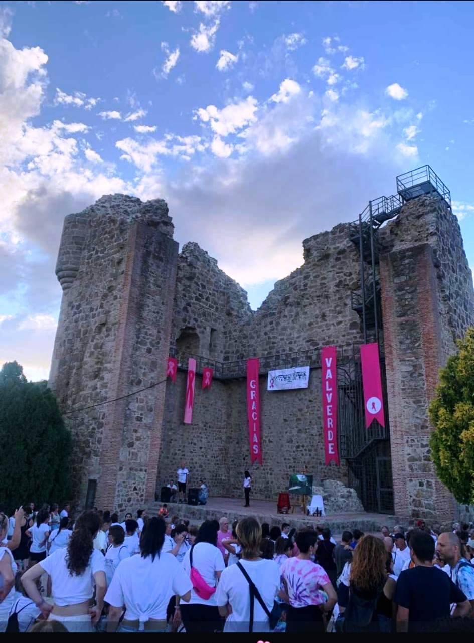 Valverde de la Vera marcha contra el cáncer de mama