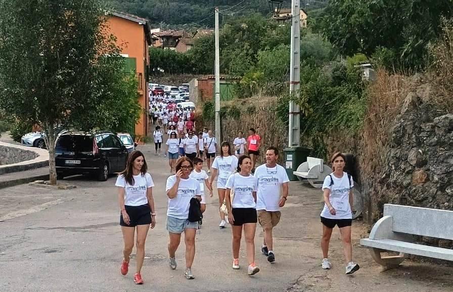Valverde de la Vera marcha contra el cáncer de mama