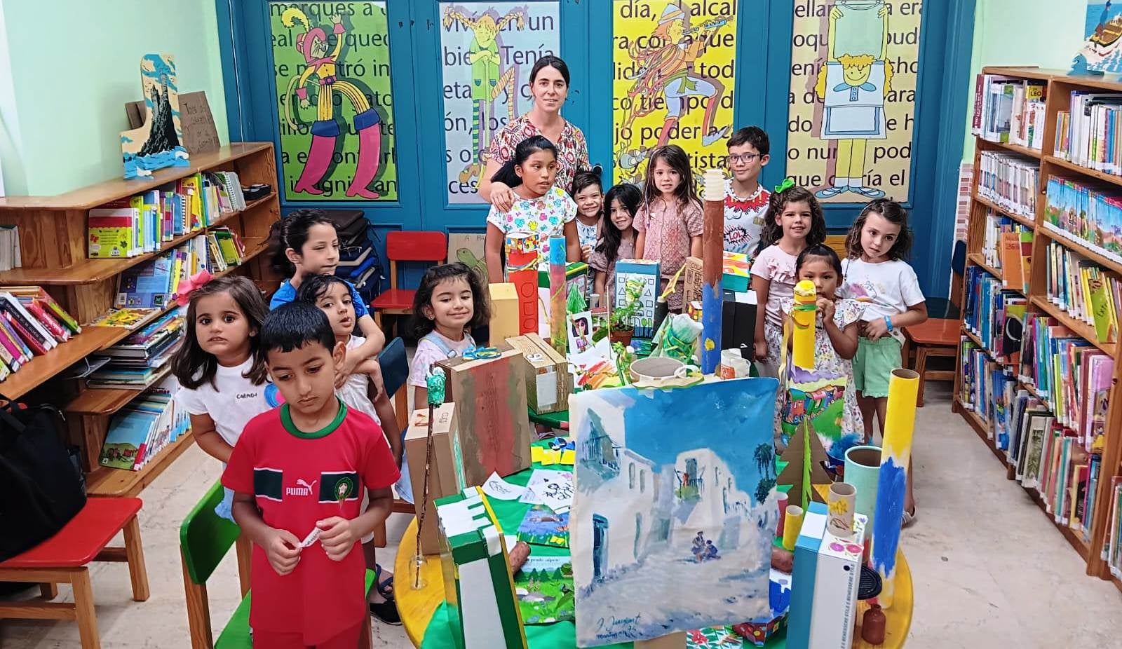 Los chavales no faltan en la biblioteca