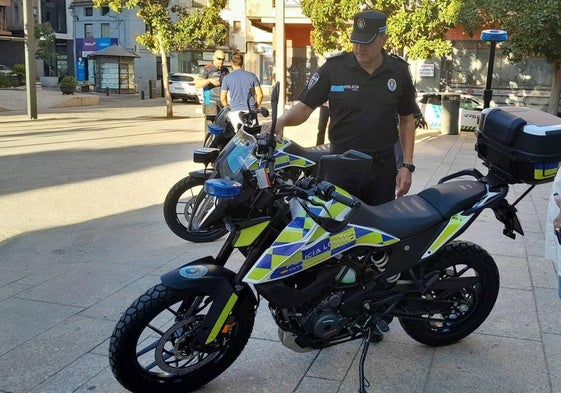 El subinspector jefe detalló las características de los nuevos vehiculos