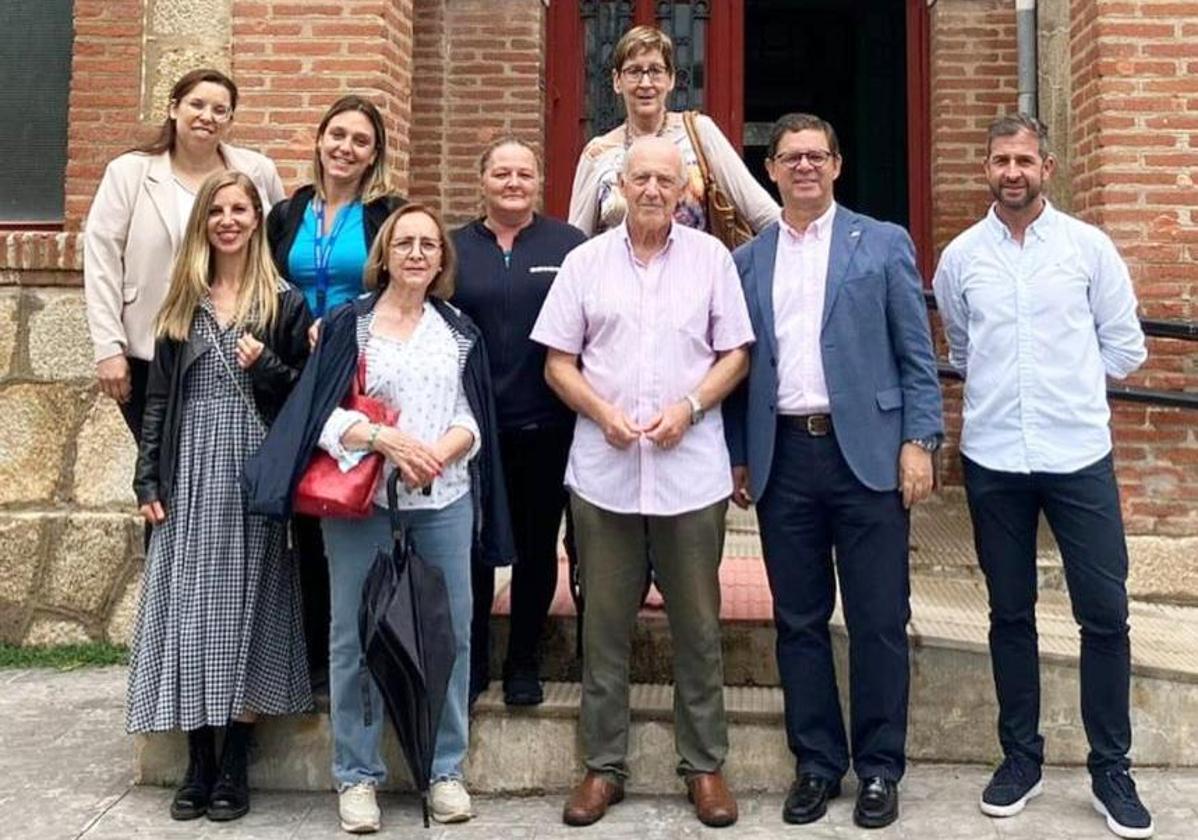 Visita de técnicos y políticos a las Escuelas del Rollo