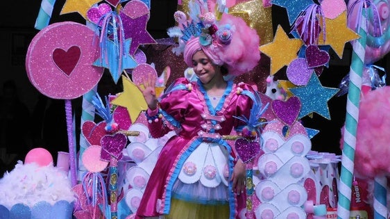 El Ayuntamiento subvenciona con 9.900 euros los trajes de reinas y damas del Carnaval