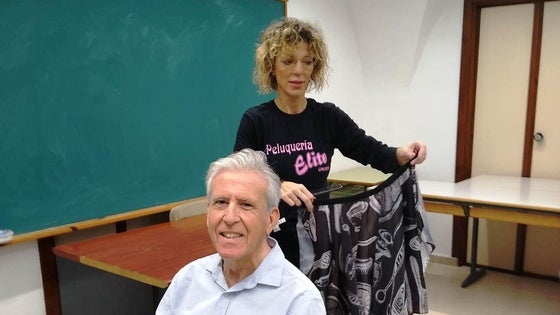 El Maratón 'Mechones solidarios' anticipa la llegada de la X Marcha Rosa
