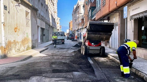 El Ayuntamiento pone en marcha un plan de asfaltado