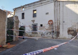 Precinto policial para evitar el paso de viandantes dado el peligro que supone