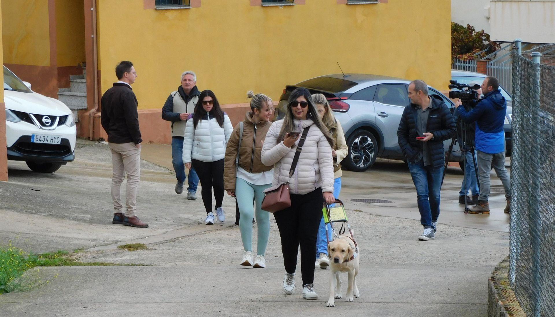Monfragüe apuesta por el senderismo accesible para personas con deficiencia visual