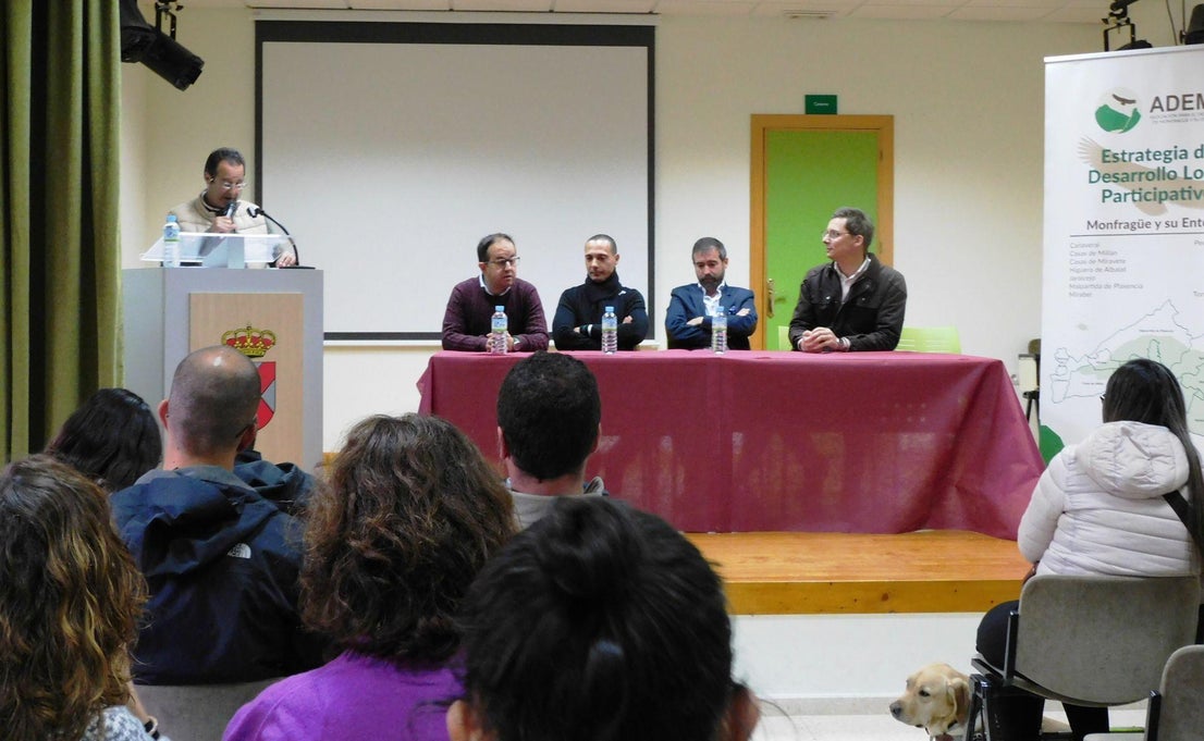 Monfragüe apuesta por el senderismo accesible para personas con deficiencia visual