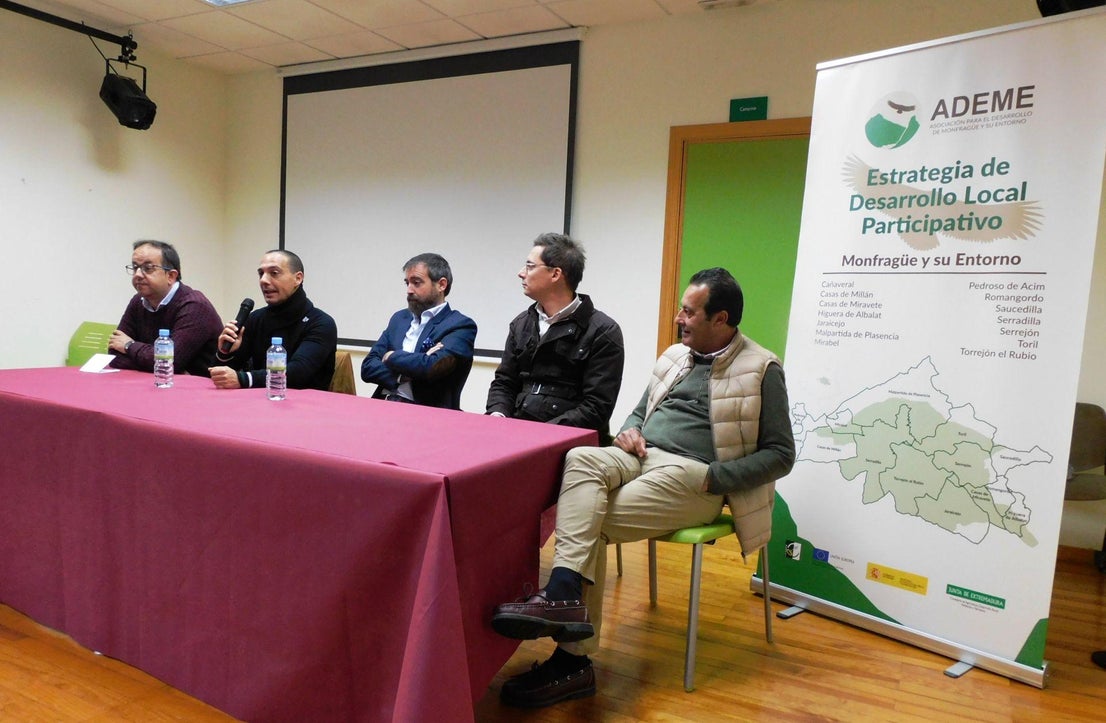 Monfragüe apuesta por el senderismo accesible para personas con deficiencia visual