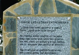 Placa en homenaje a las letras extremeñas celebrado en Ceclavín