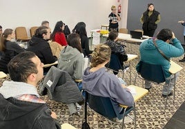 Navalmoral fomenta el asociacionismo juvenil en un curso intensivo