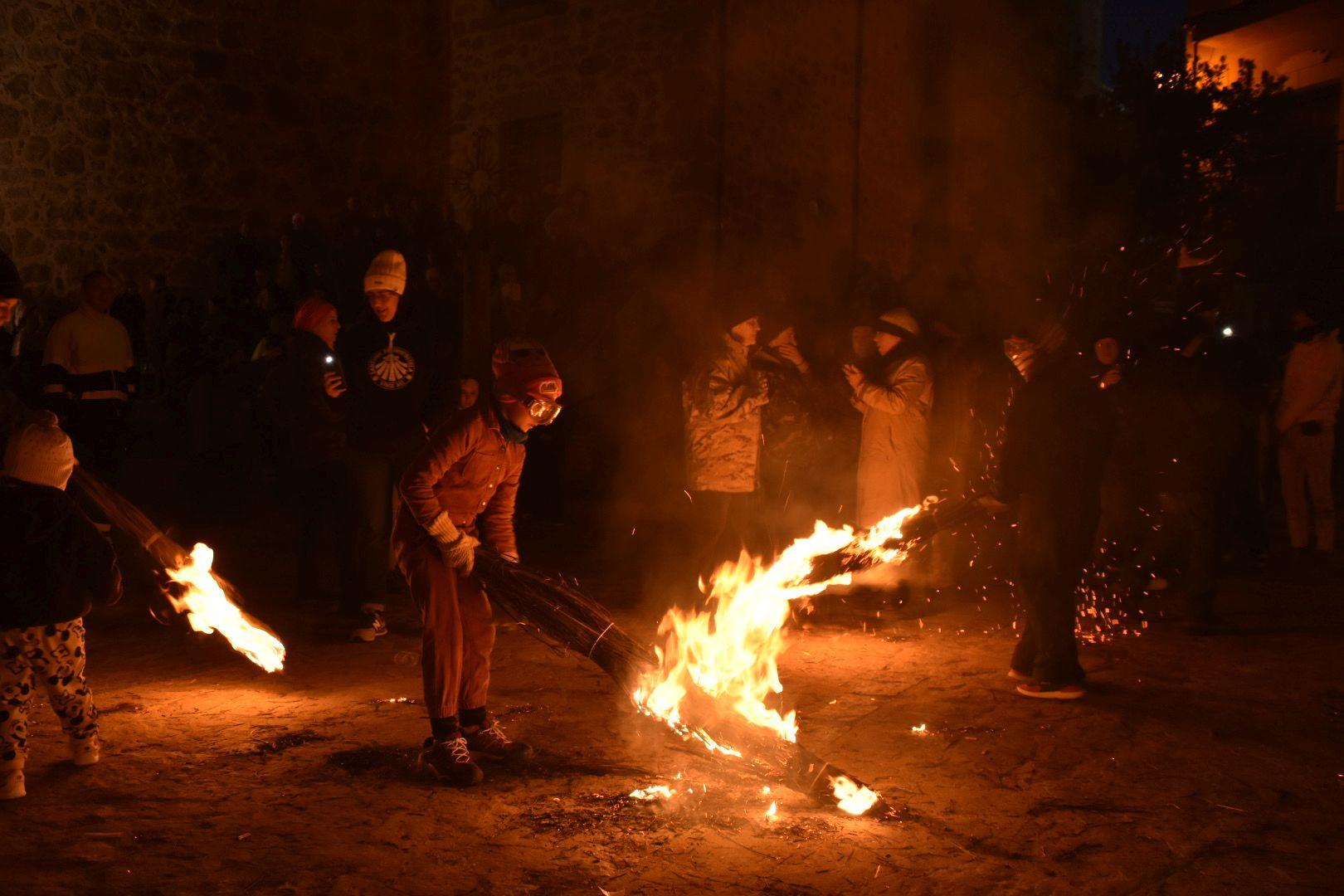 Miles de visitantes respaldan el estreno del Interés Turístico Nacional de Los Escobazos