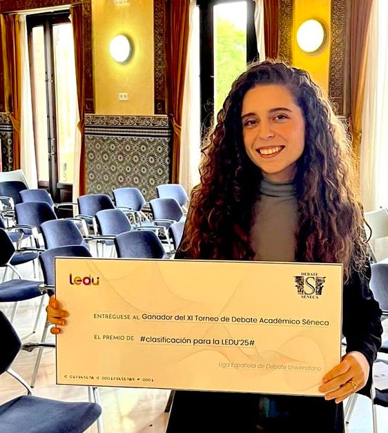 Irene Vega gana, por equipos, el XI Torneo Séneca de debate universitario