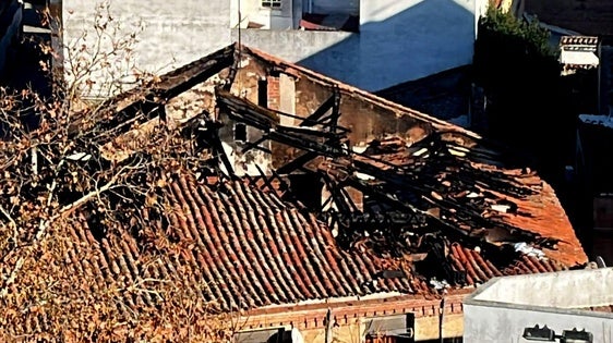 Ocho familias siguen sin poder regresar a sus casas tras el incendio del domingo