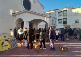 Fueron numerosos los vecinos y vecinas que asistieron con sus mascotas