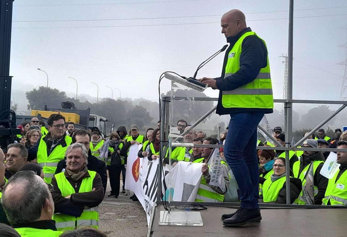 Miles de personas claman ¡Sí a Almaraz, sí al futuro!