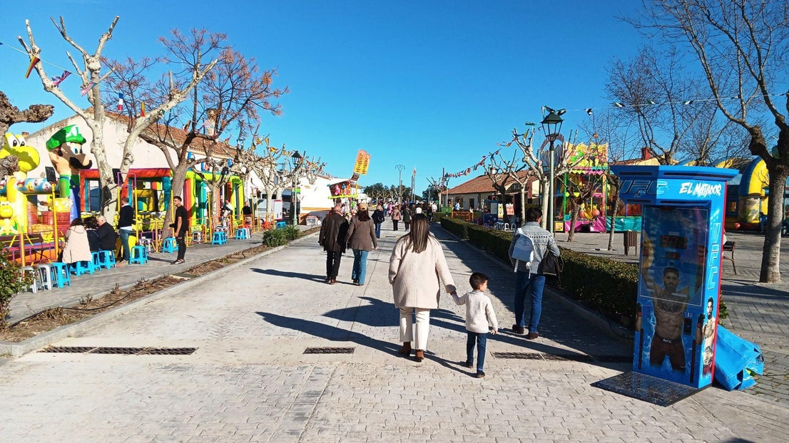 Gran ambiente en Toril en las carreras de caballos de San Blas