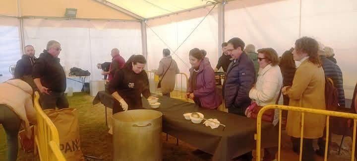 Gran ambiente en Toril en las carreras de caballos de San Blas