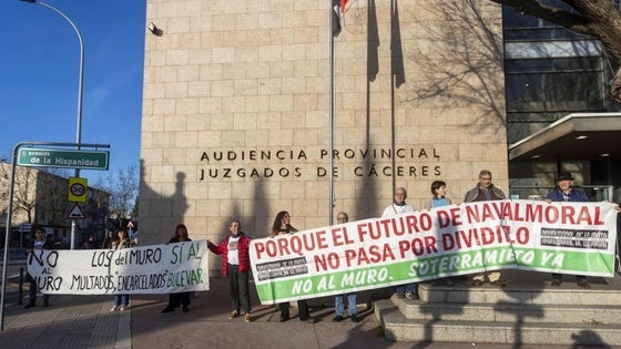 Los multados de No al Muro por invadir la vía niegan haber desobedecido