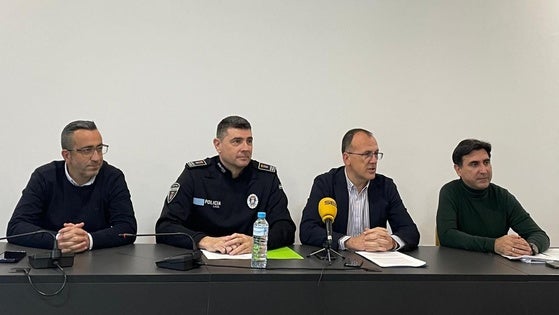 El alcalde considera un gran éxito el Carnaval, «que no se detiene ni por la lluvia»