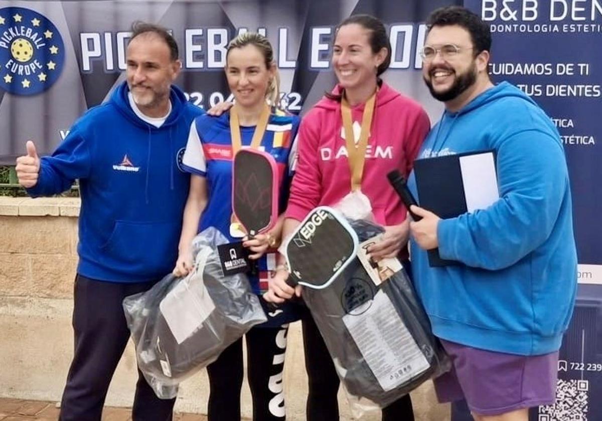 Las hermanas Fernández brillan en el II Open Costa del Sol de Pickleball