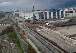 Obras del tren vistas desde el nuevo puente