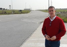Julio César Martín, el alcalde, en el polígono