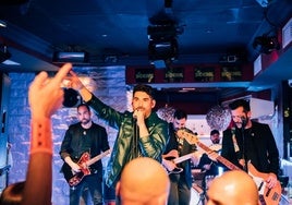 El grupo alicantino Diagnóstico Binario en plena actuación