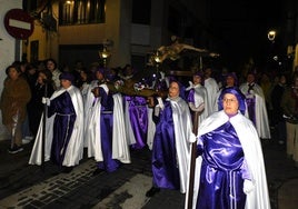 Procesión del Silencio por el centro urbano