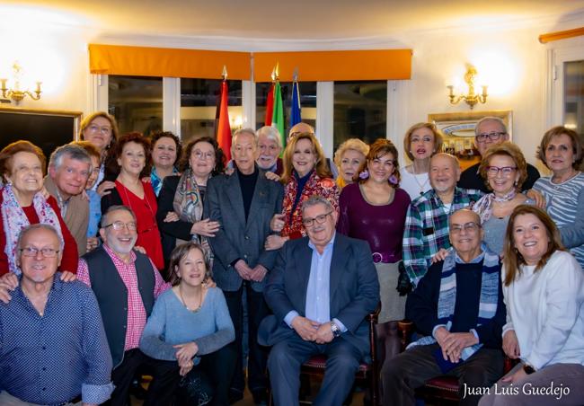 Foto de familia en el cumpleaños de Alberto Lebrato